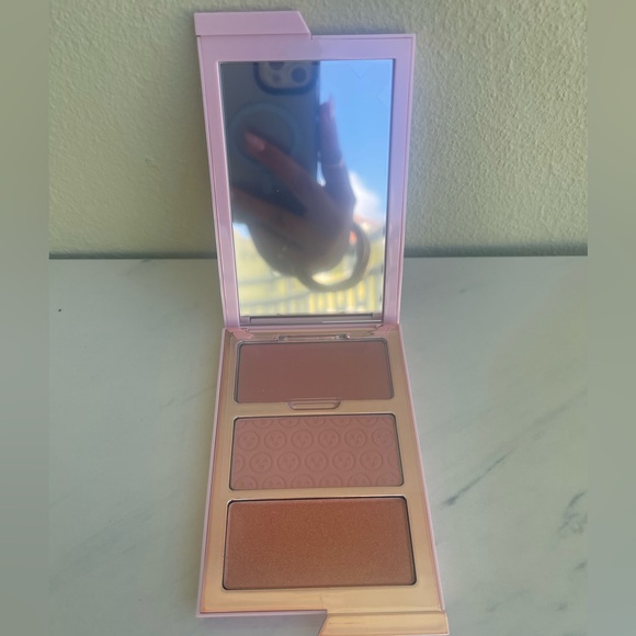 ONE/SIZE Patrick Star Cheek Clapper 3D Blush Trio Palette - Picture 5 of 9